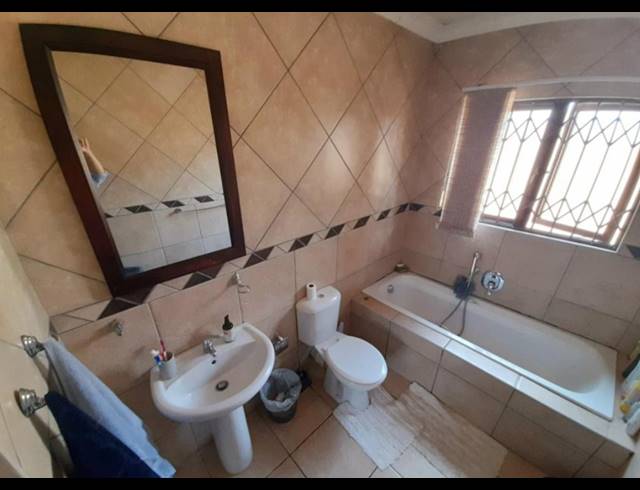 3 BEDROOM HOUSE FOR SALE IN HUGHES